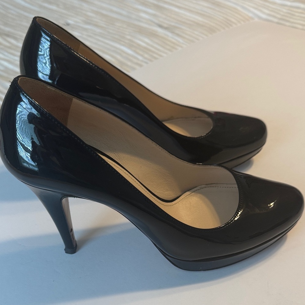 Prada Black Patent Leather Pumps Size 37 Classic Heels  Made in Italy